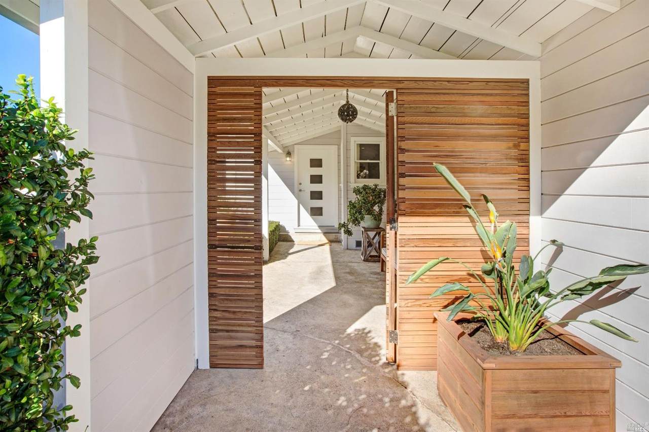 775 Boyes Boulevard - Photo 1