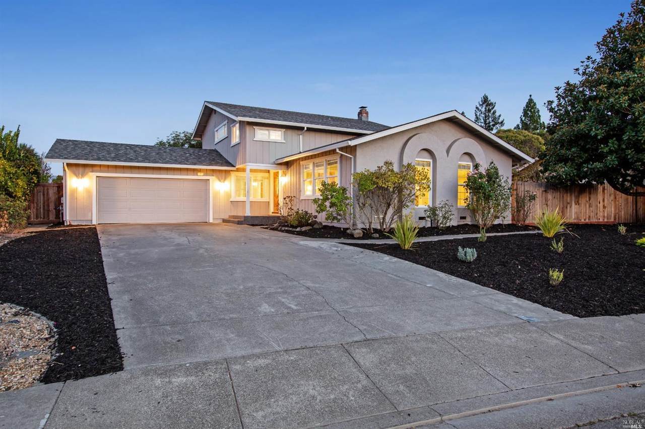 6090 Daphne Court - Photo 1