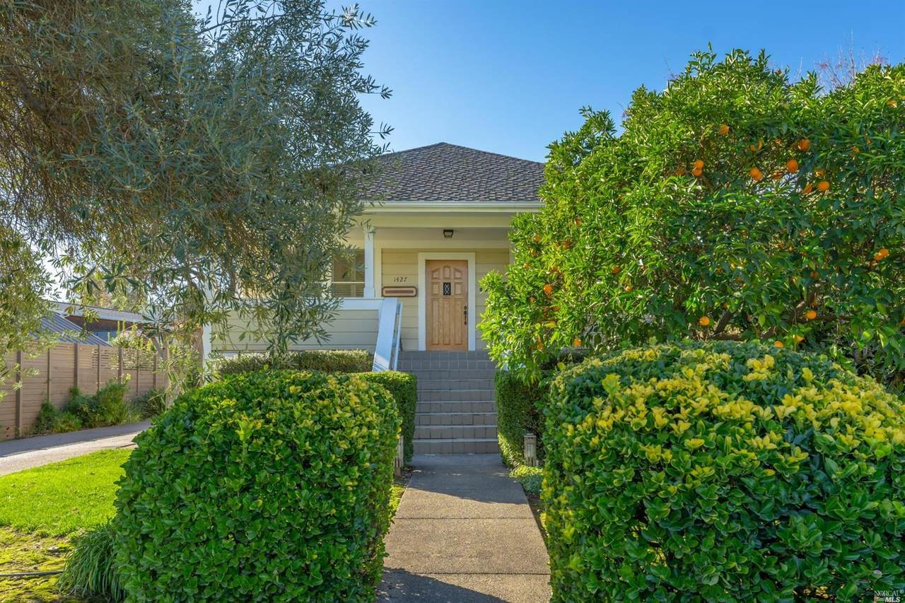 1427 Allyn Avenue - Photo 1