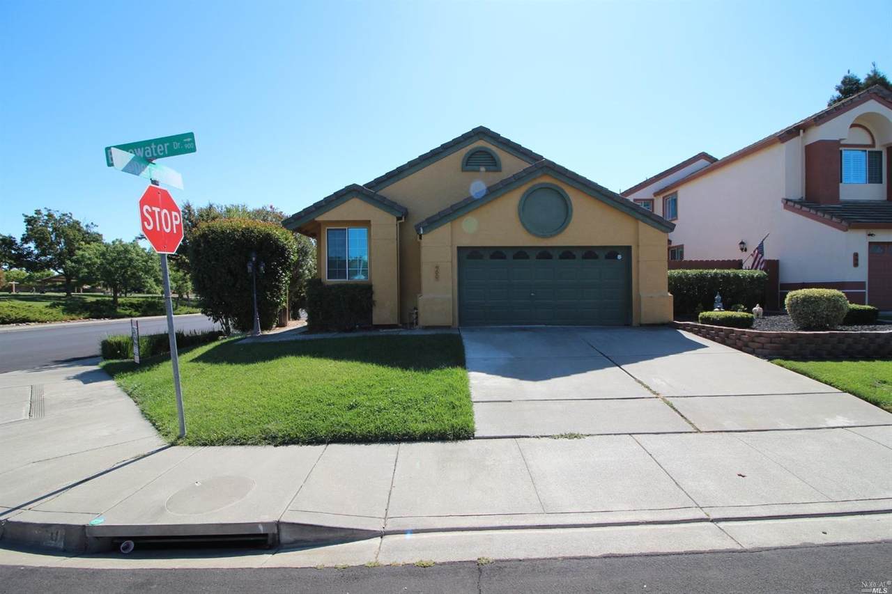 900 Bluewater Drive - Photo 1
