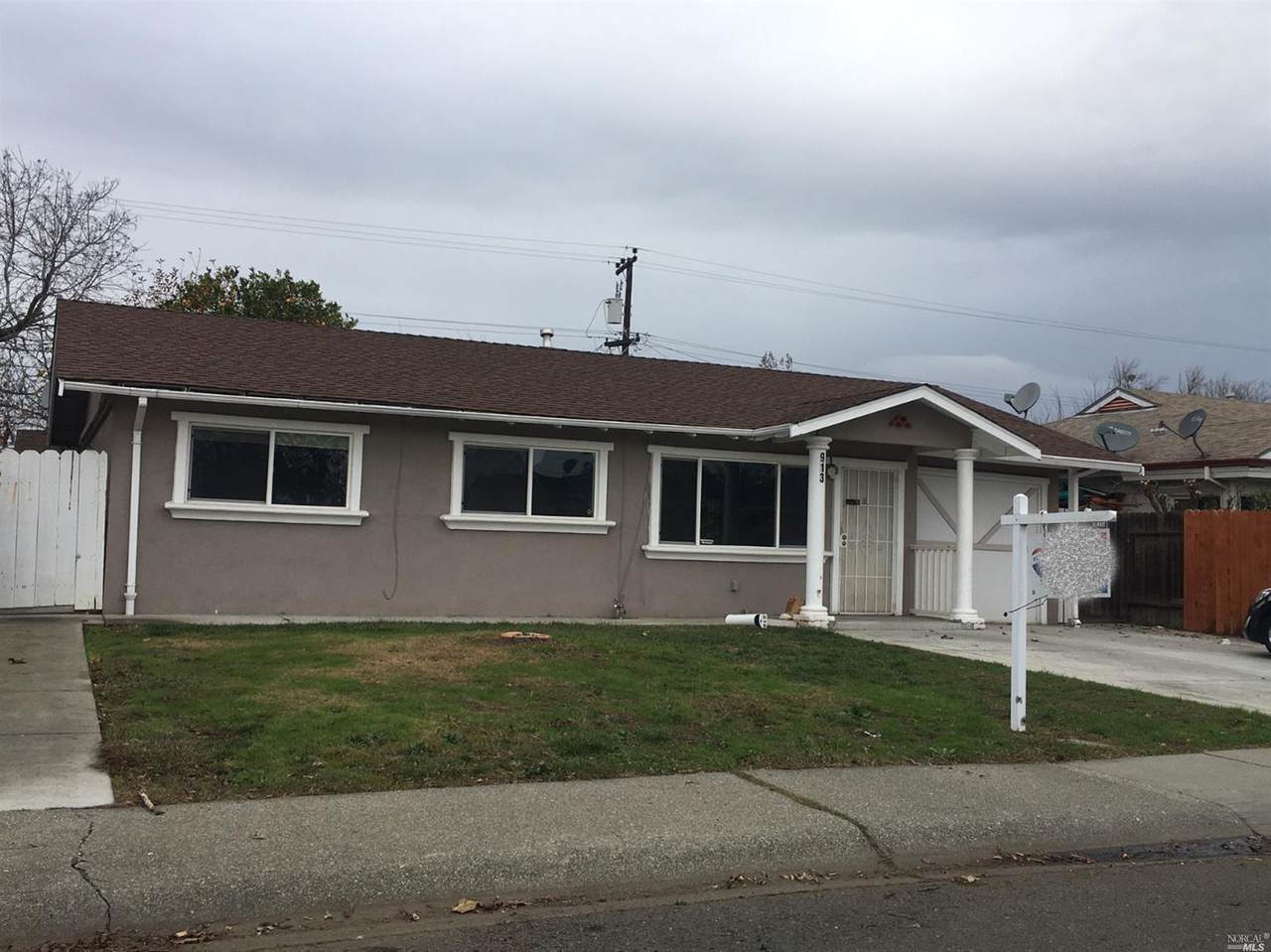 913 Johnson Street - Photo 1