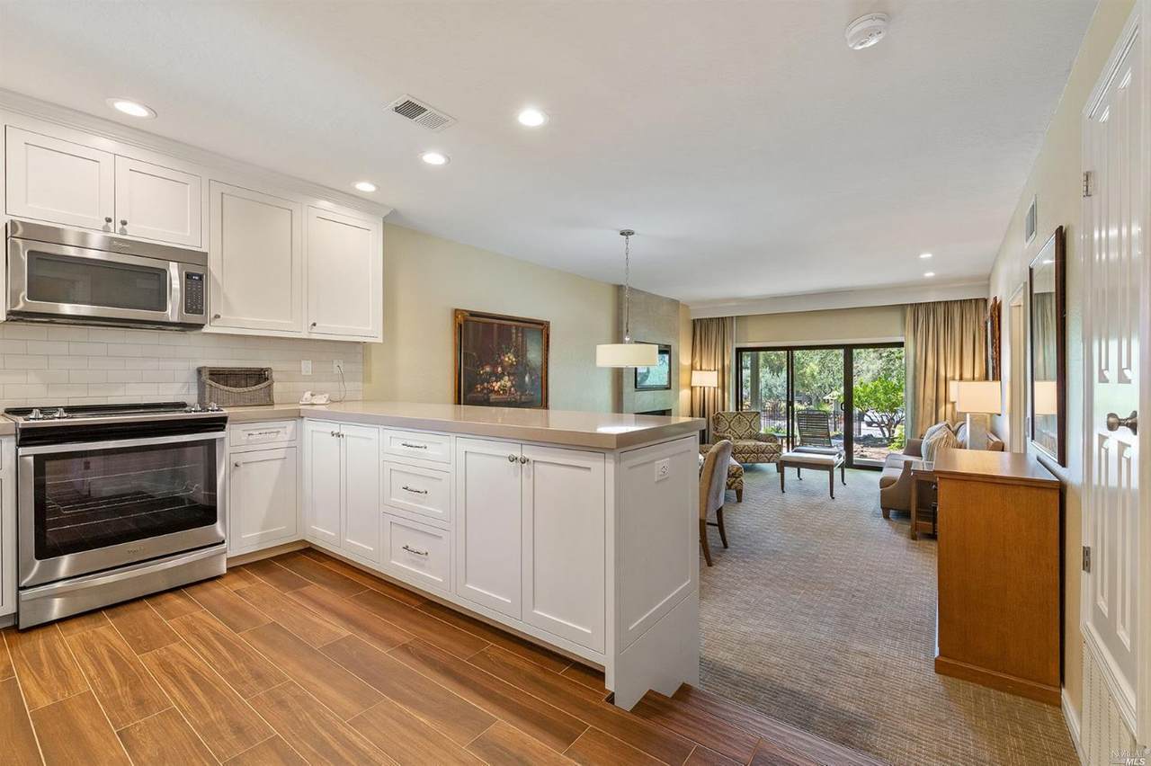 898 Oak Leaf Way - Photo 1