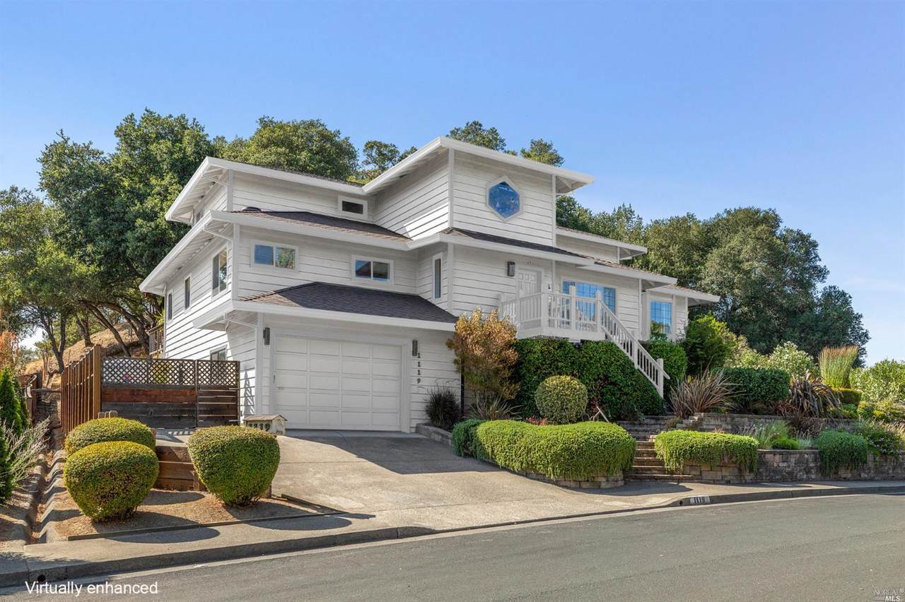 1119 Sunnyside Drive - Photo 1