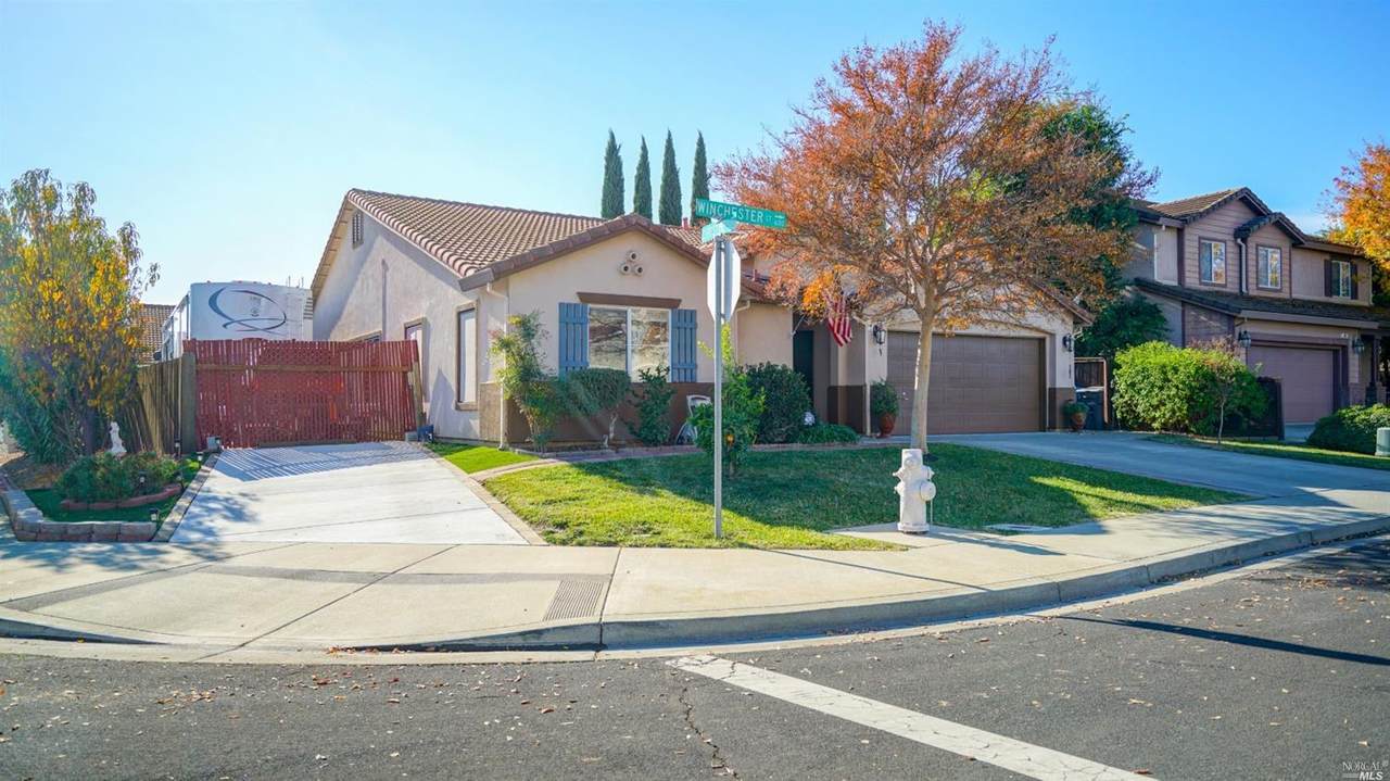 643 Winchester Court - Photo 1
