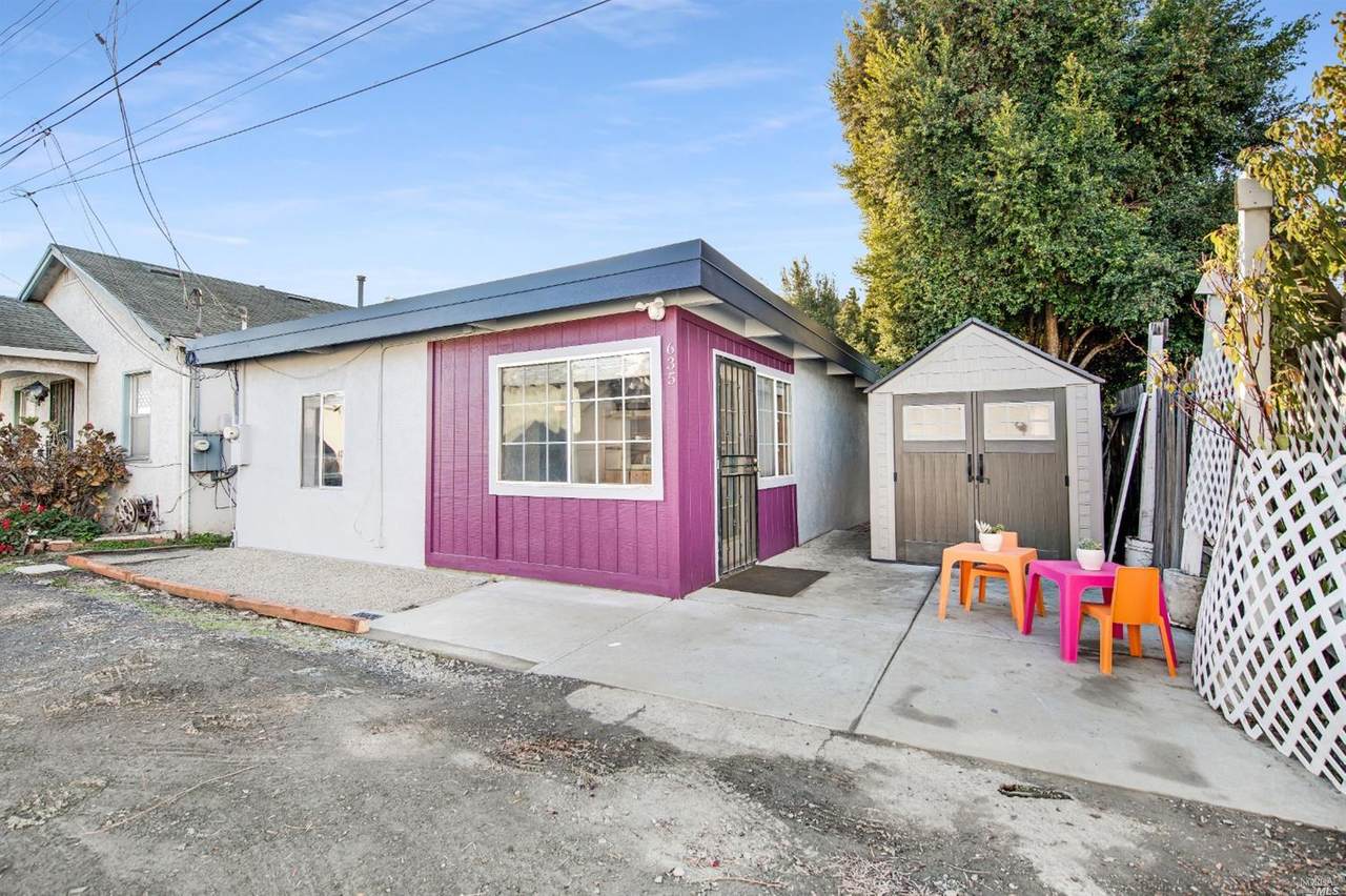 635 Rodeo Avenue - Photo 1