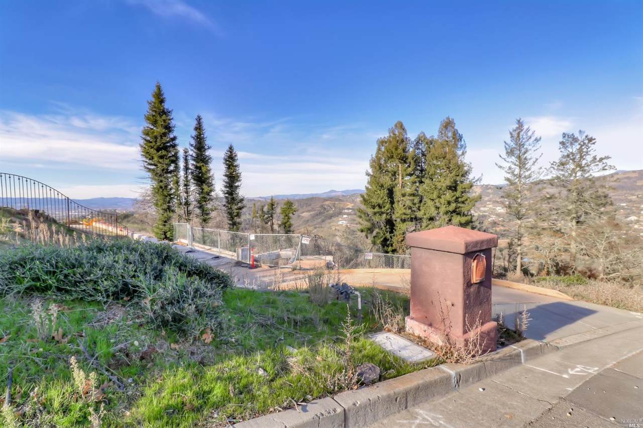 3917 Skyfarm Drive - Photo 1