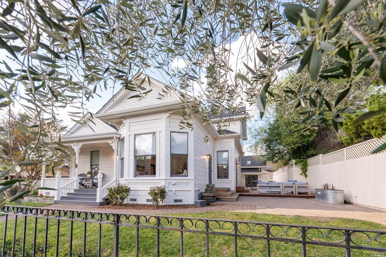 201 Piper Street - Photo 1