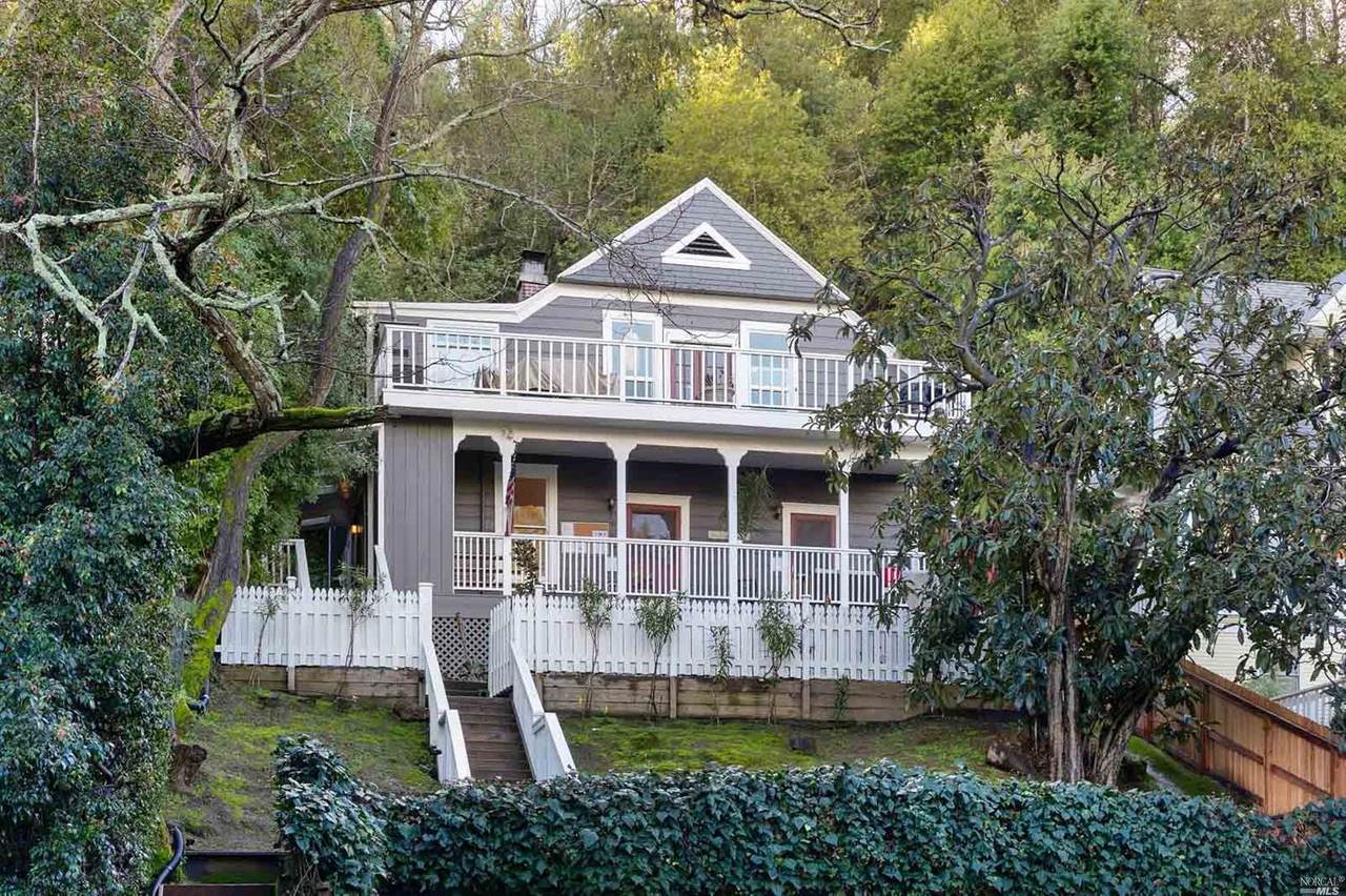 653 Magnolia Avenue - Photo 1