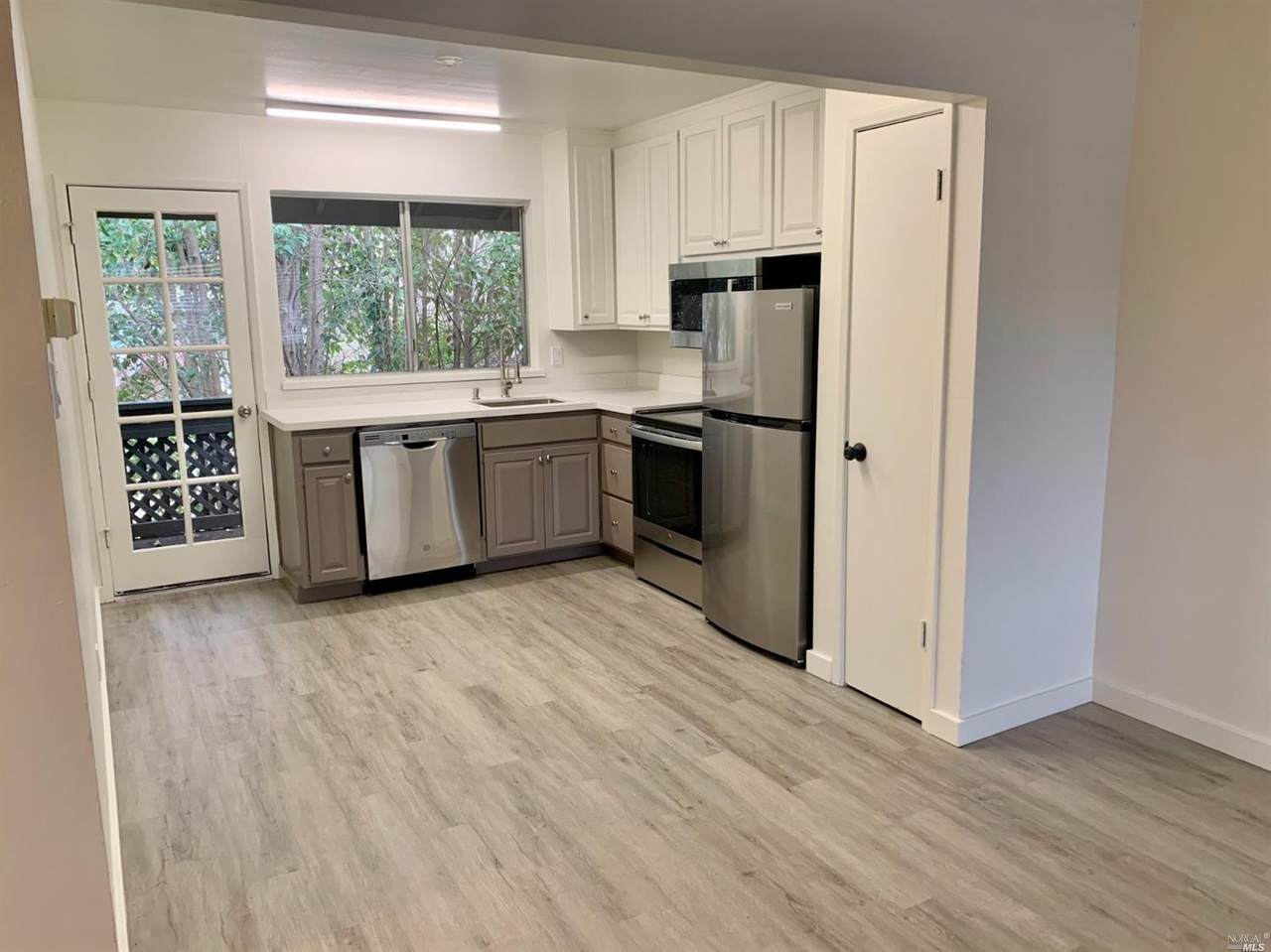 436 North Street - Photo 1
