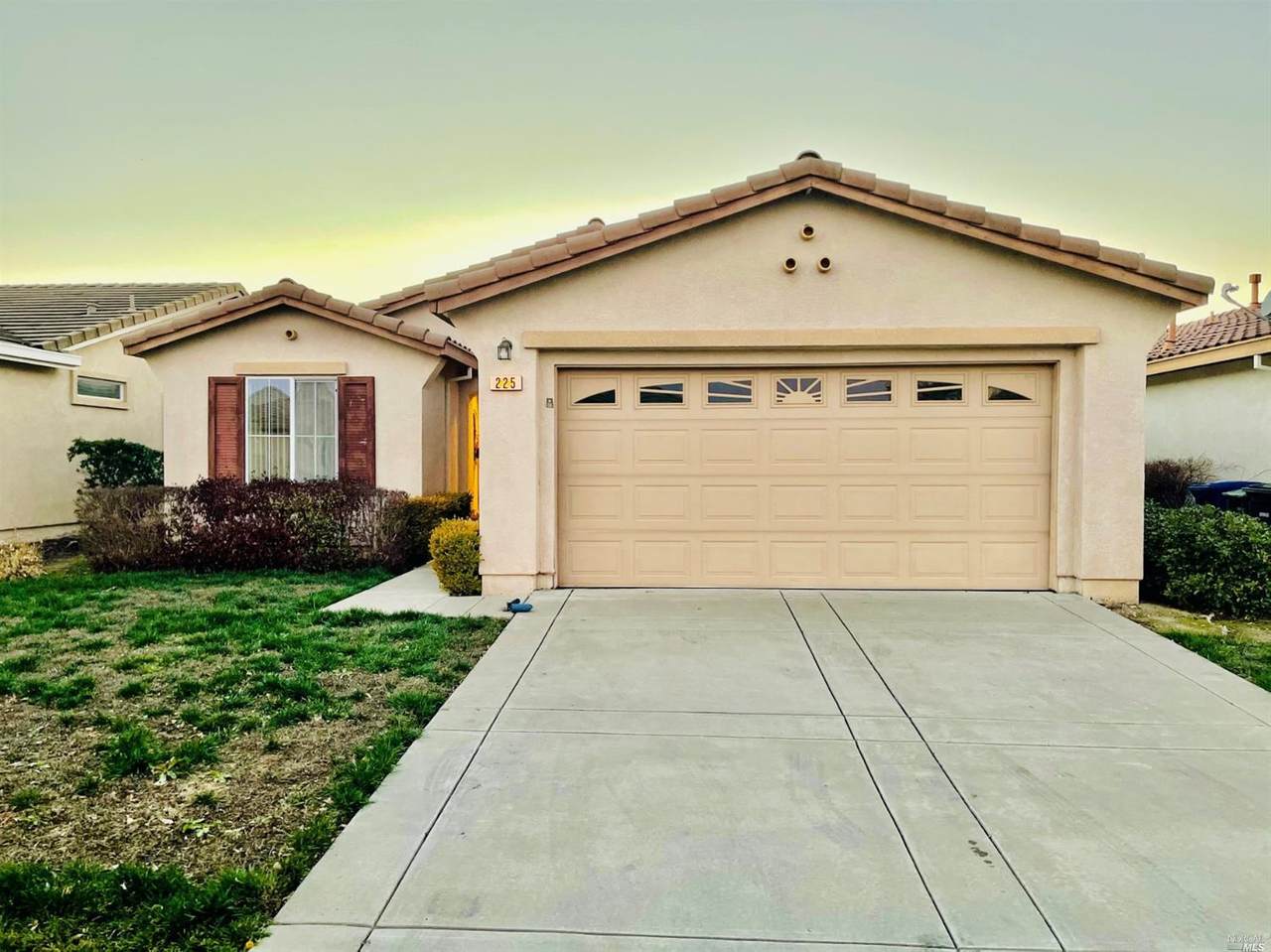 225 Conway Drive - Photo 1