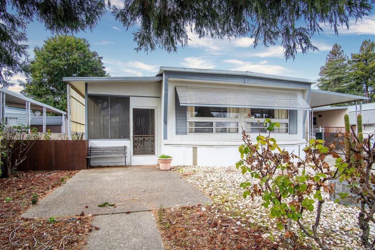 660 Leslie Street - Photo 1