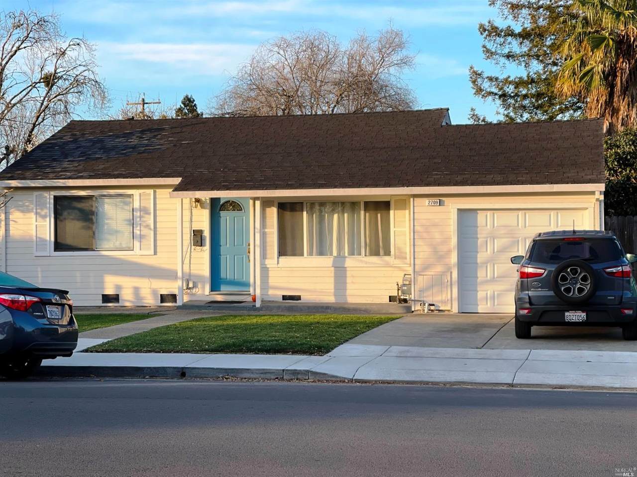 2709 Kilburn Avenue - Photo 1