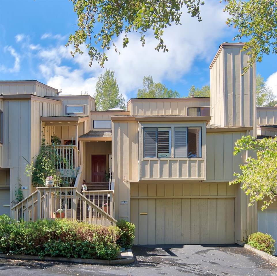 8 Kingfisher Court - Photo 1