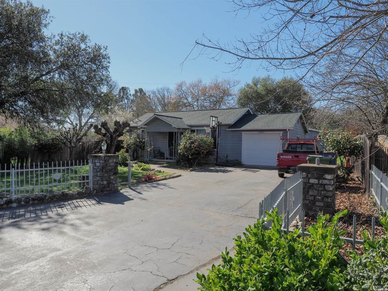 10051 Starr Road - Photo 1