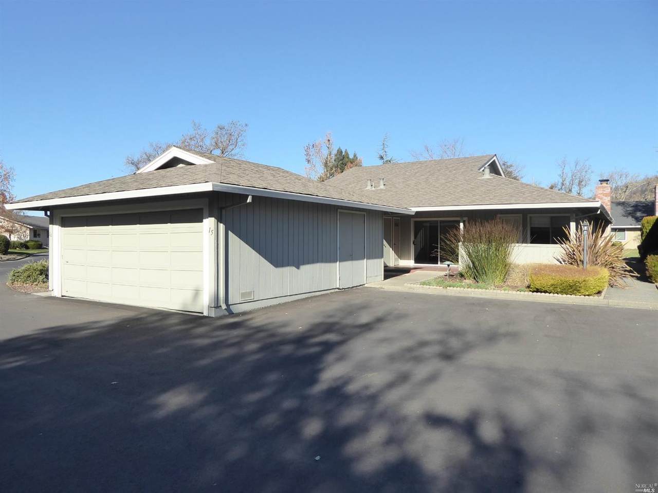 15 Meadowgreen Court - Photo 1