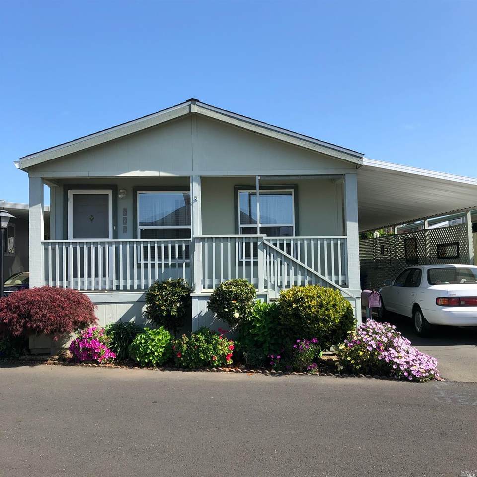305 Mark Way - Photo 1