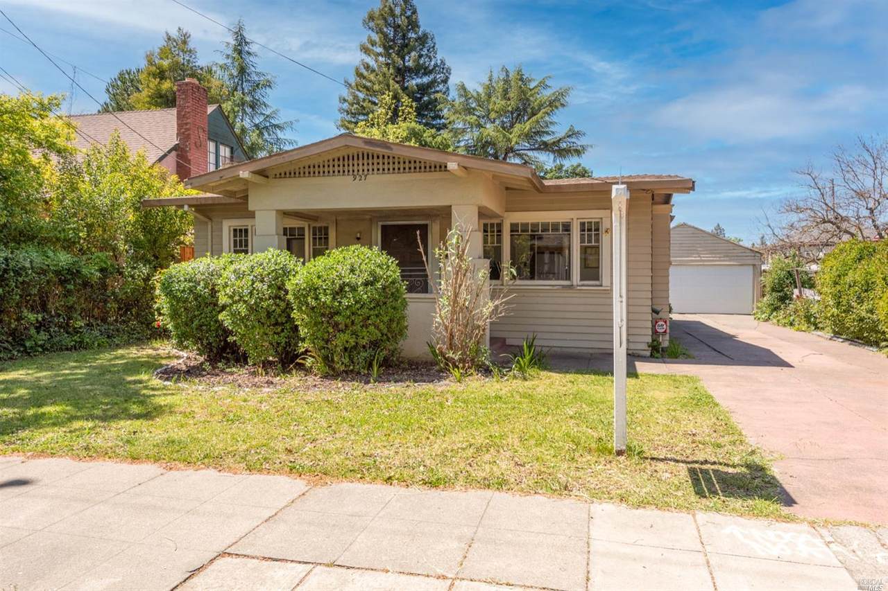 927 Wright Street - Photo 1