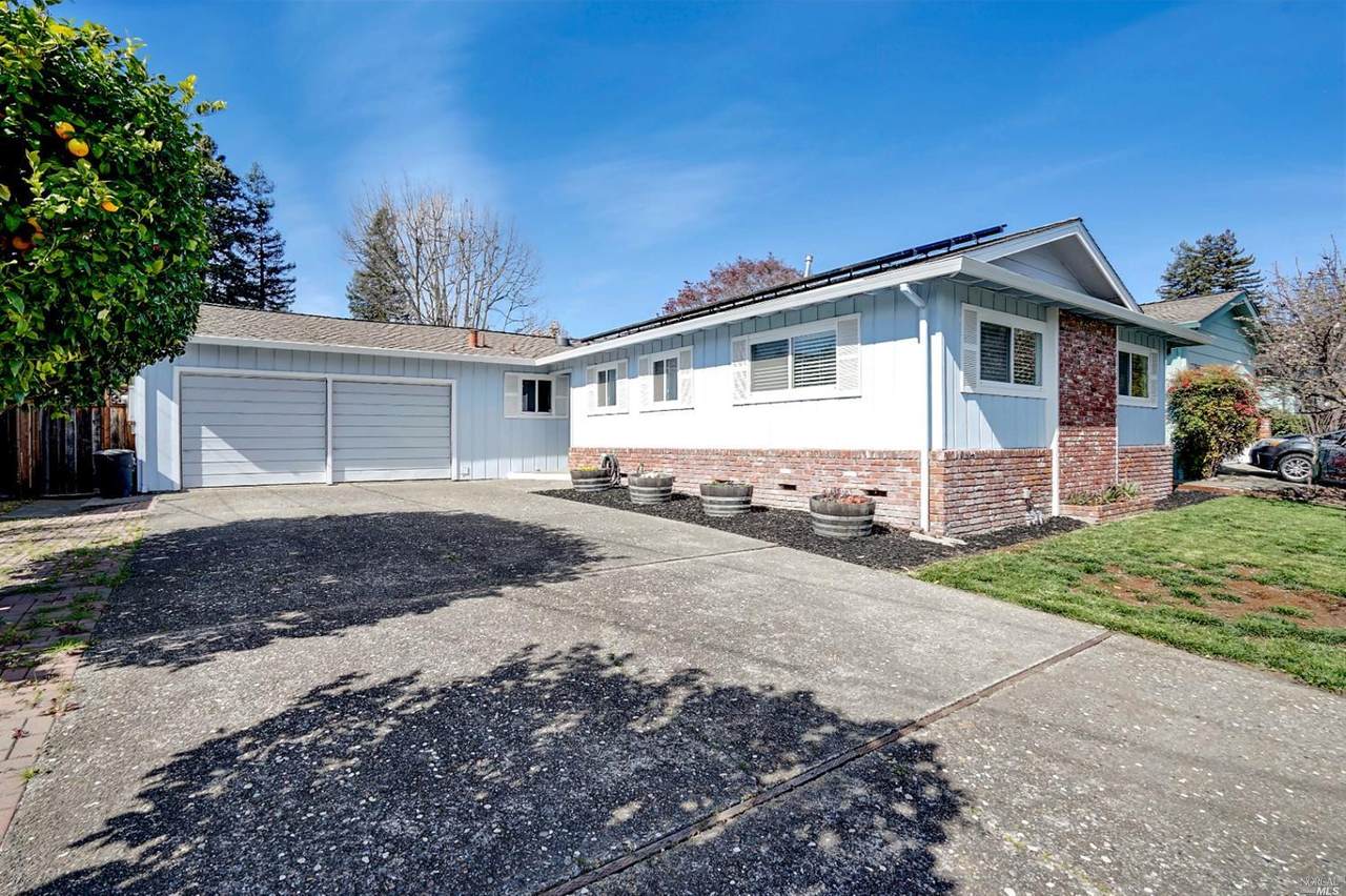 1521 Hexem Avenue - Photo 1