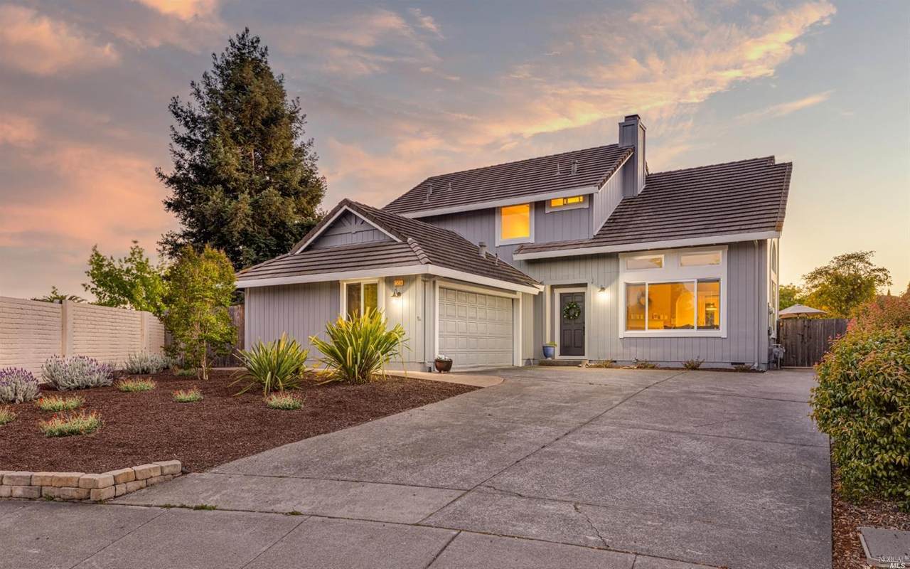 1555 Henry Way - Photo 1