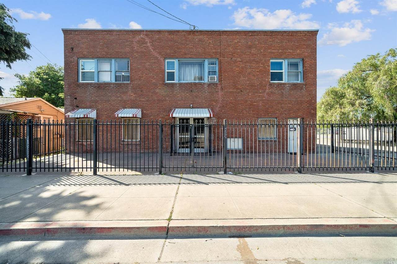 1446 A Street - Photo 1