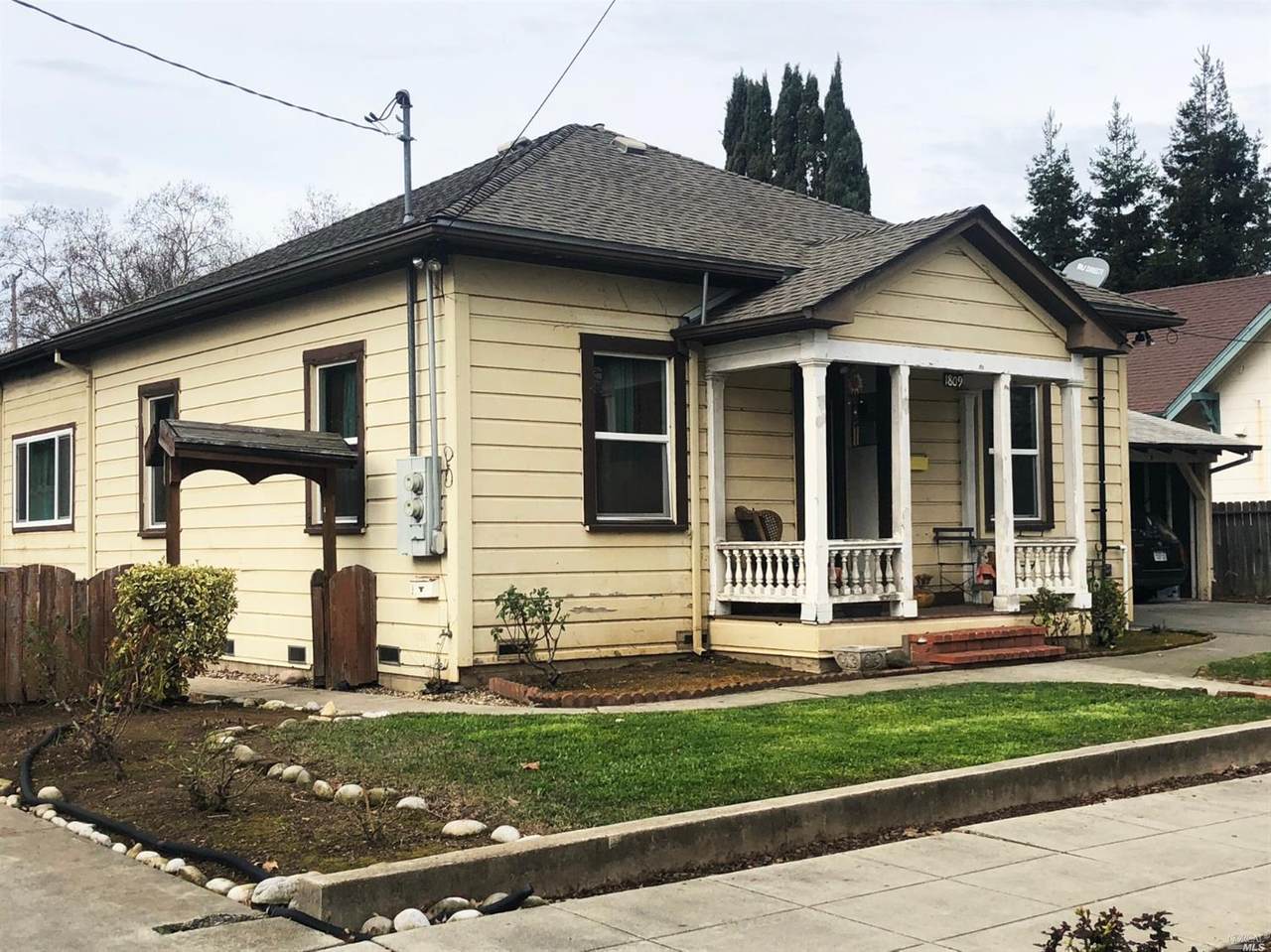 1809 Main Street - Photo 1