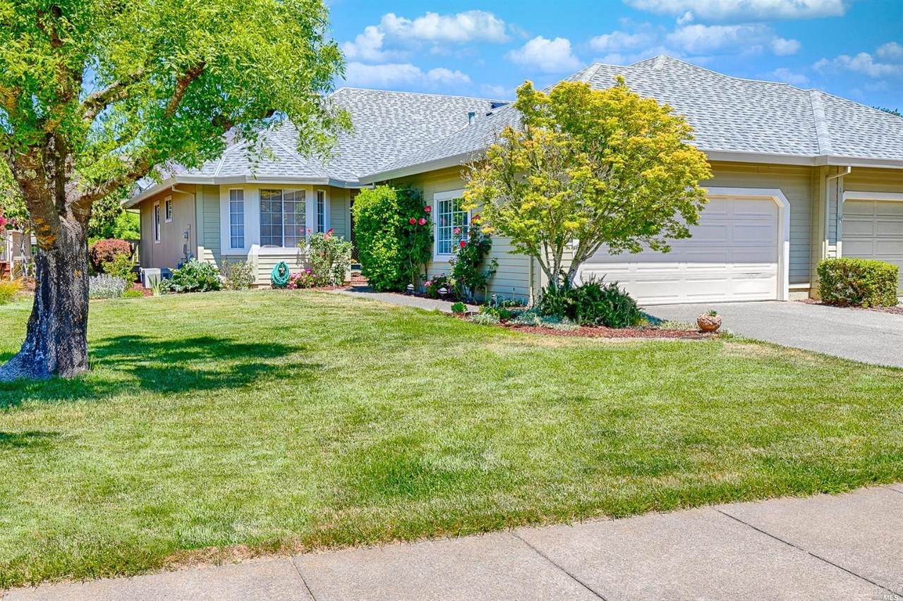 8021 Oakmont Drive - Photo 1