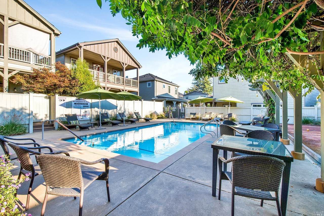 604 Healdsburg Avenue - Photo 1