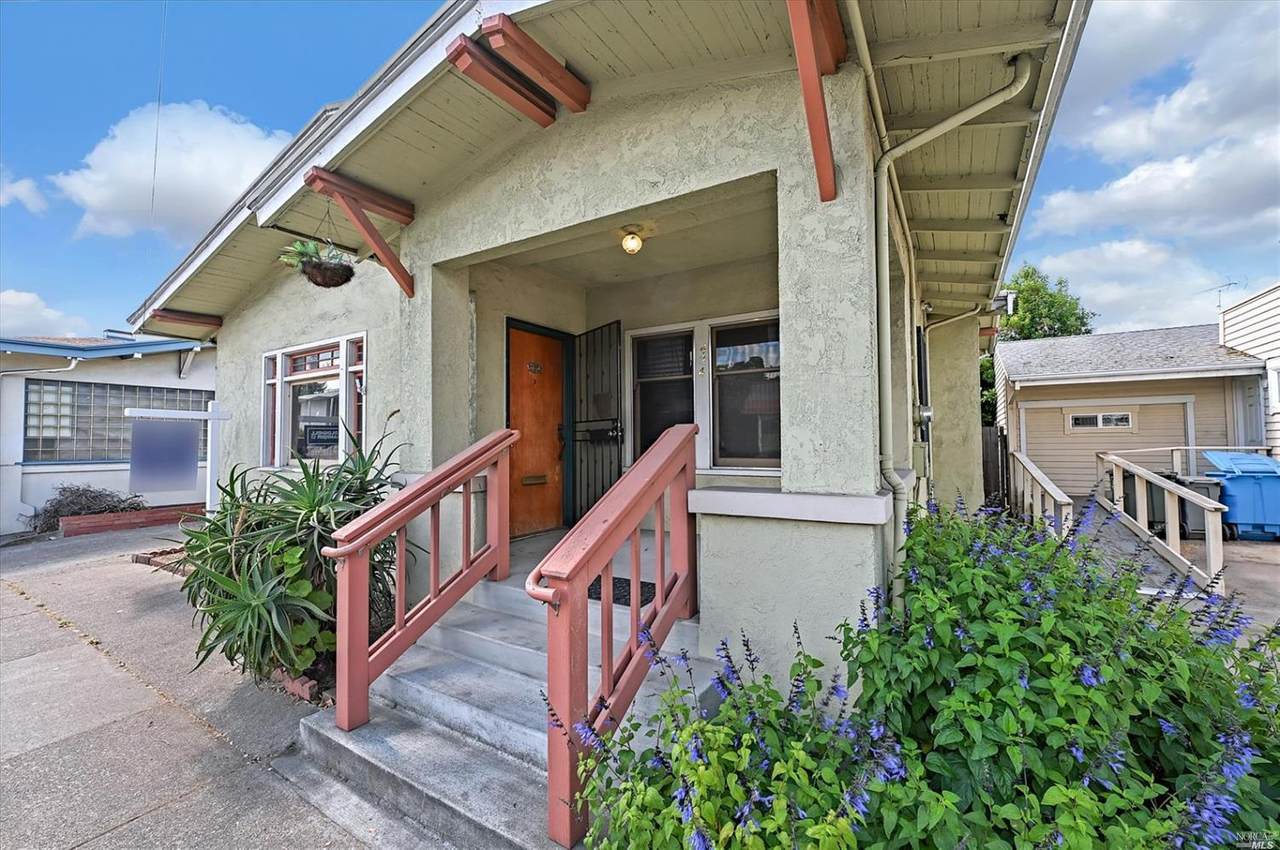 424 College Avenue - Photo 1
