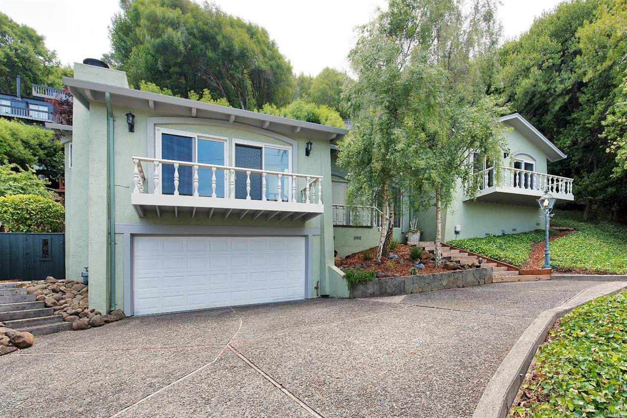 135 Glen Drive - Photo 1