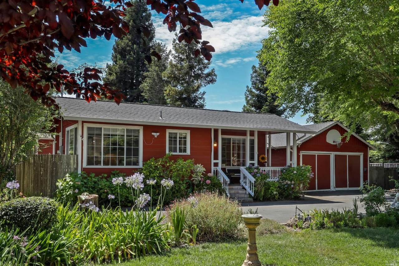 896 Hurlbut Avenue - Photo 1