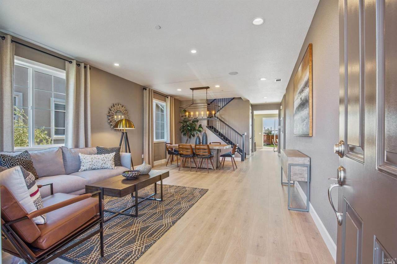255 Gannet Street - Photo 1