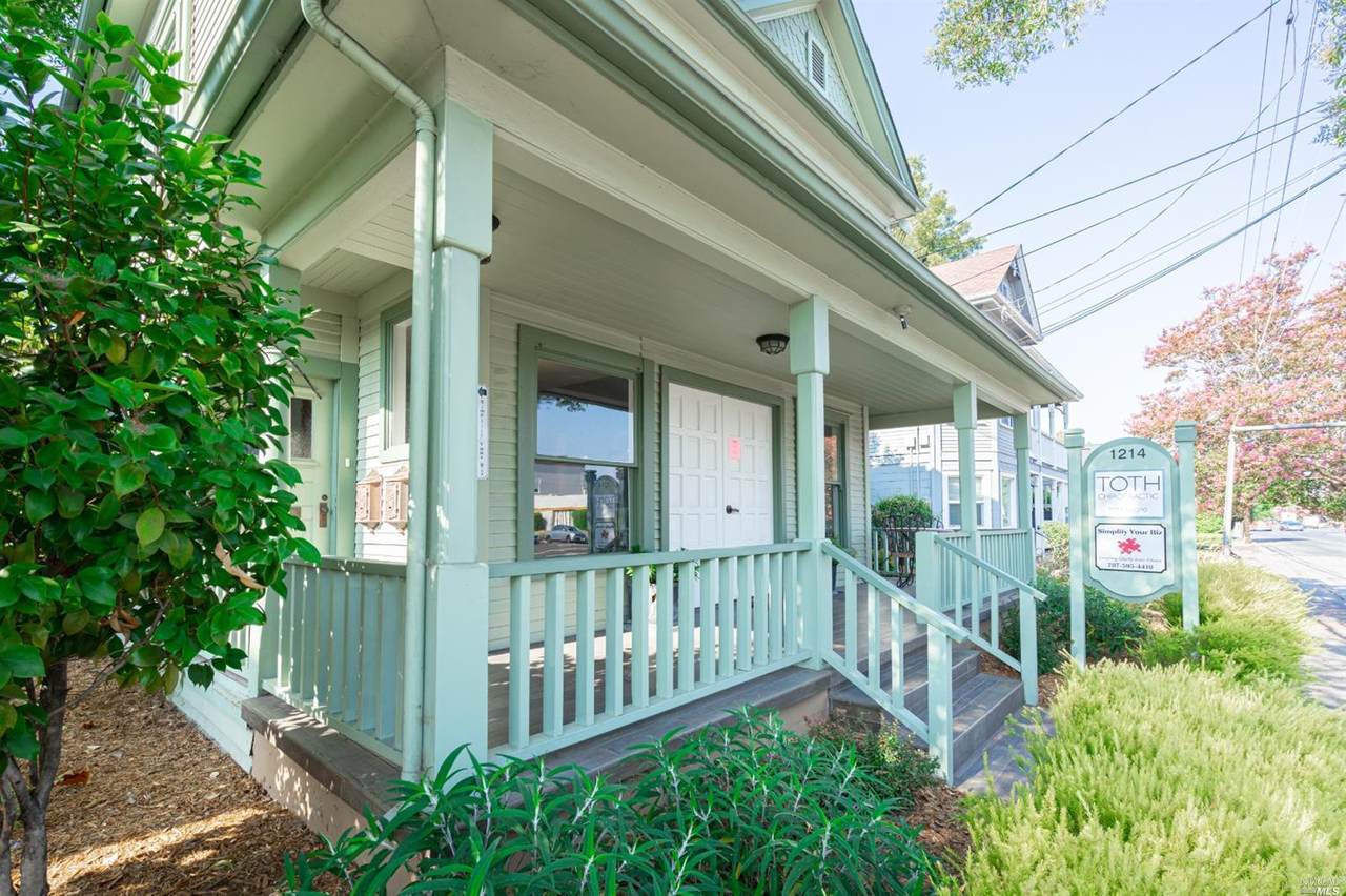 1214 College Avenue - Photo 1