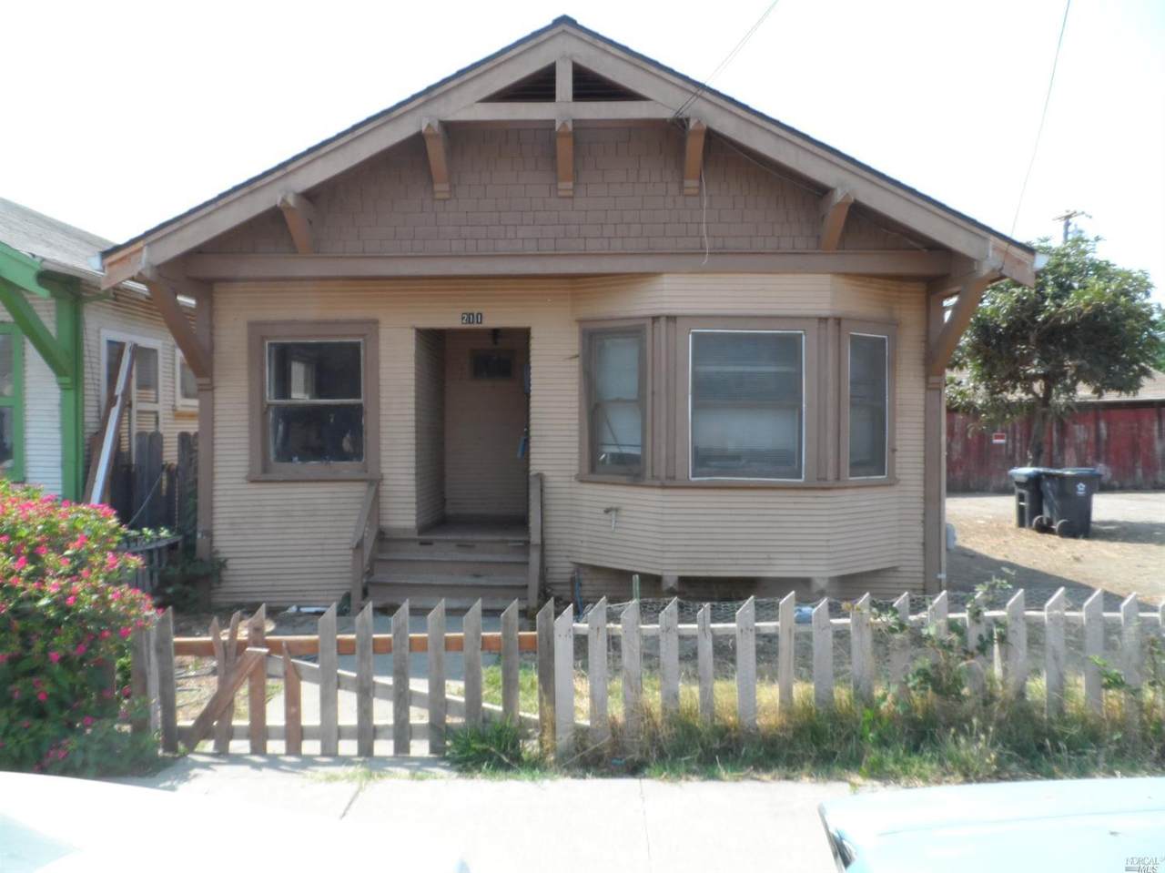 211 California Street - Photo 1