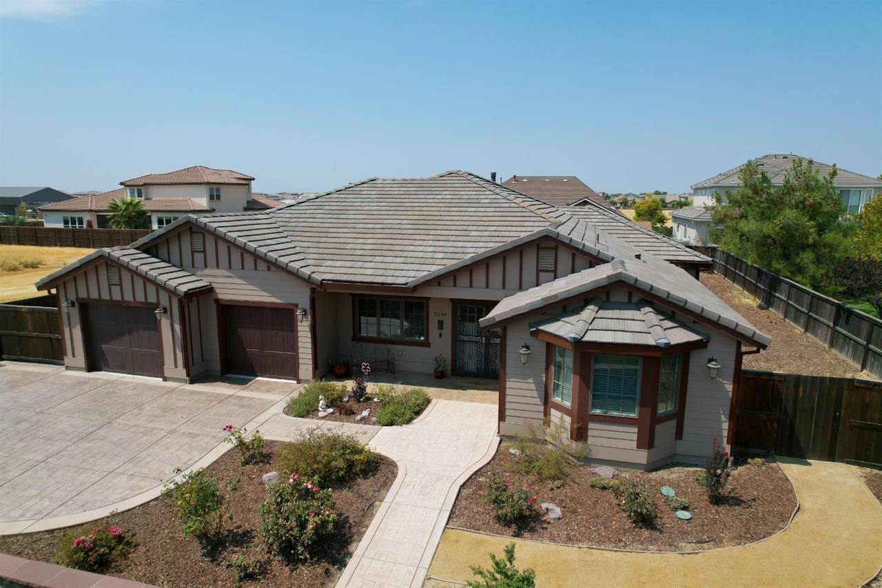 2244 Somerset Circle - Photo 1