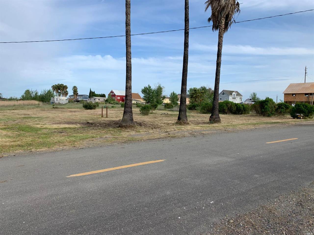 1092 Collinsville Road - Photo 1