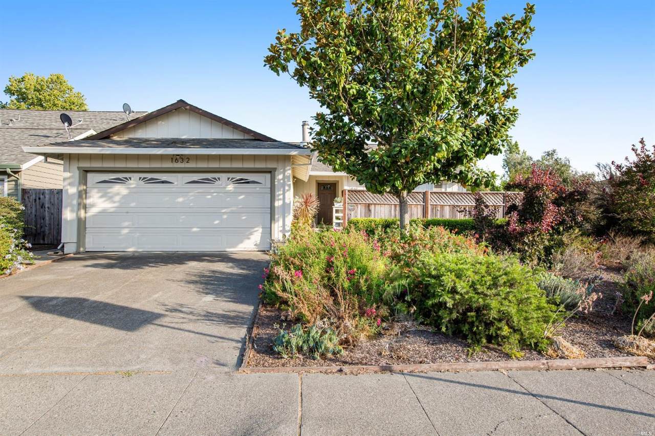 1632 Caulfield Lane - Photo 1