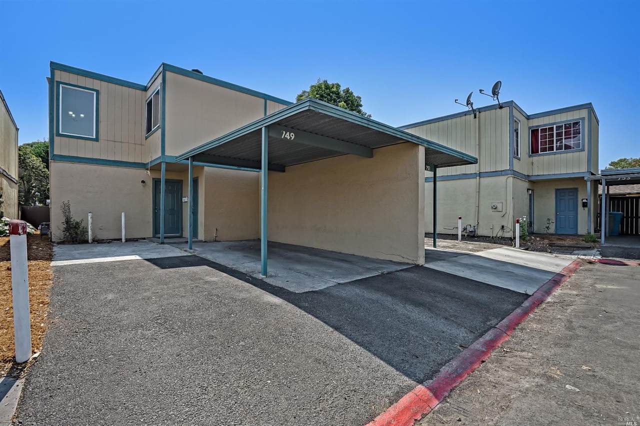 749 Simpson Place - Photo 1
