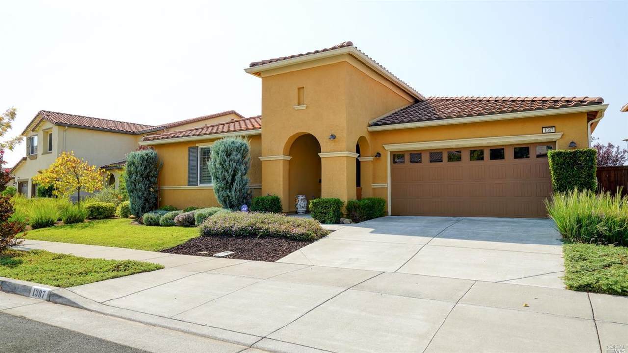 1387 Couples Circle - Photo 1