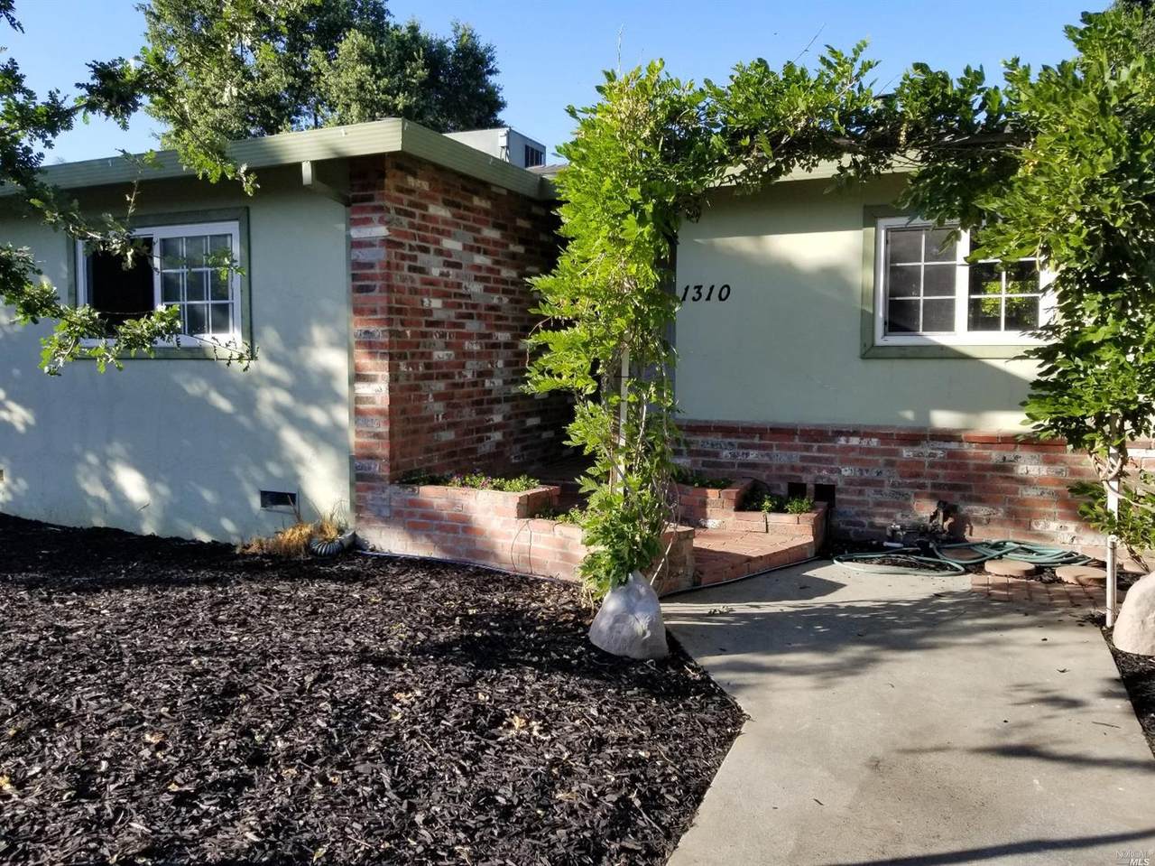 1310 Garden Avenue - Photo 1