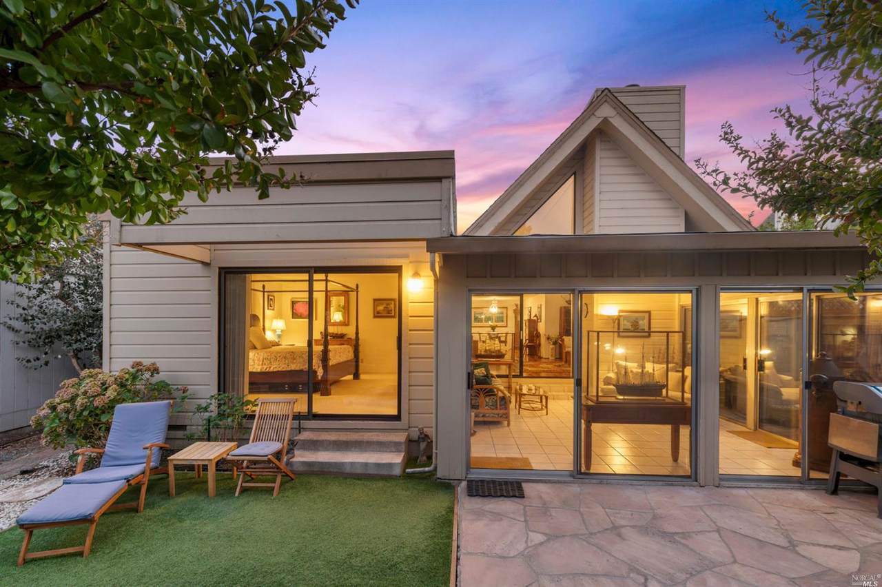 375 Dahlia Drive - Photo 1