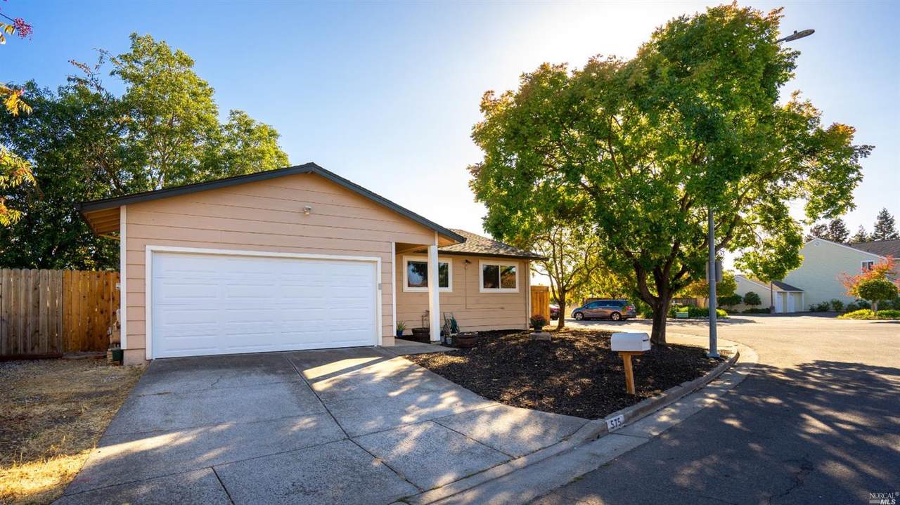 575 Courtyard Circle - Photo 1