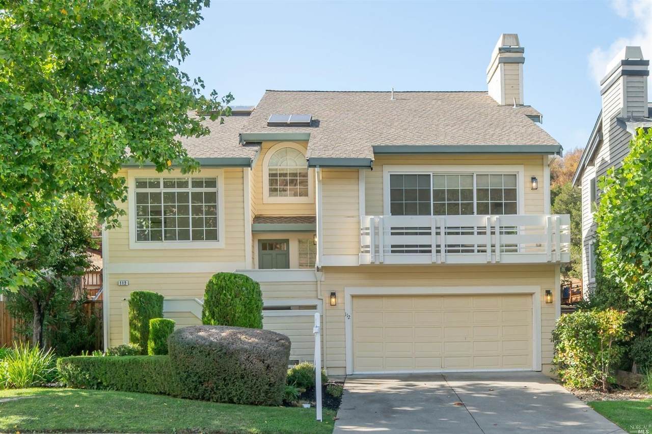 112 Somerset Drive - Photo 1