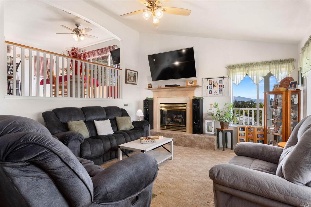 4002 Kensington Way - Photo 1