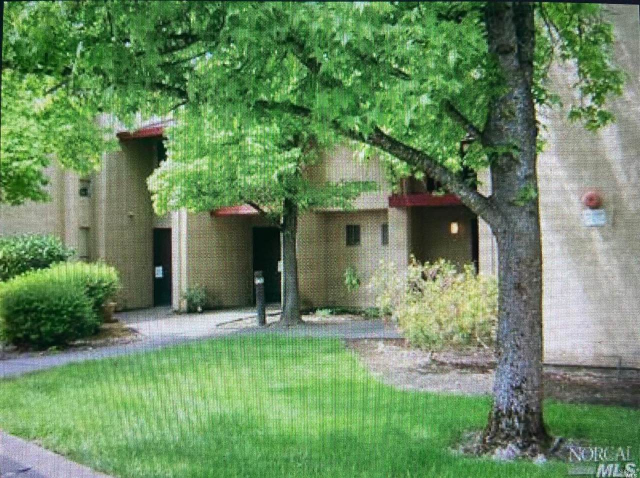 39 Redwood Court - Photo 1