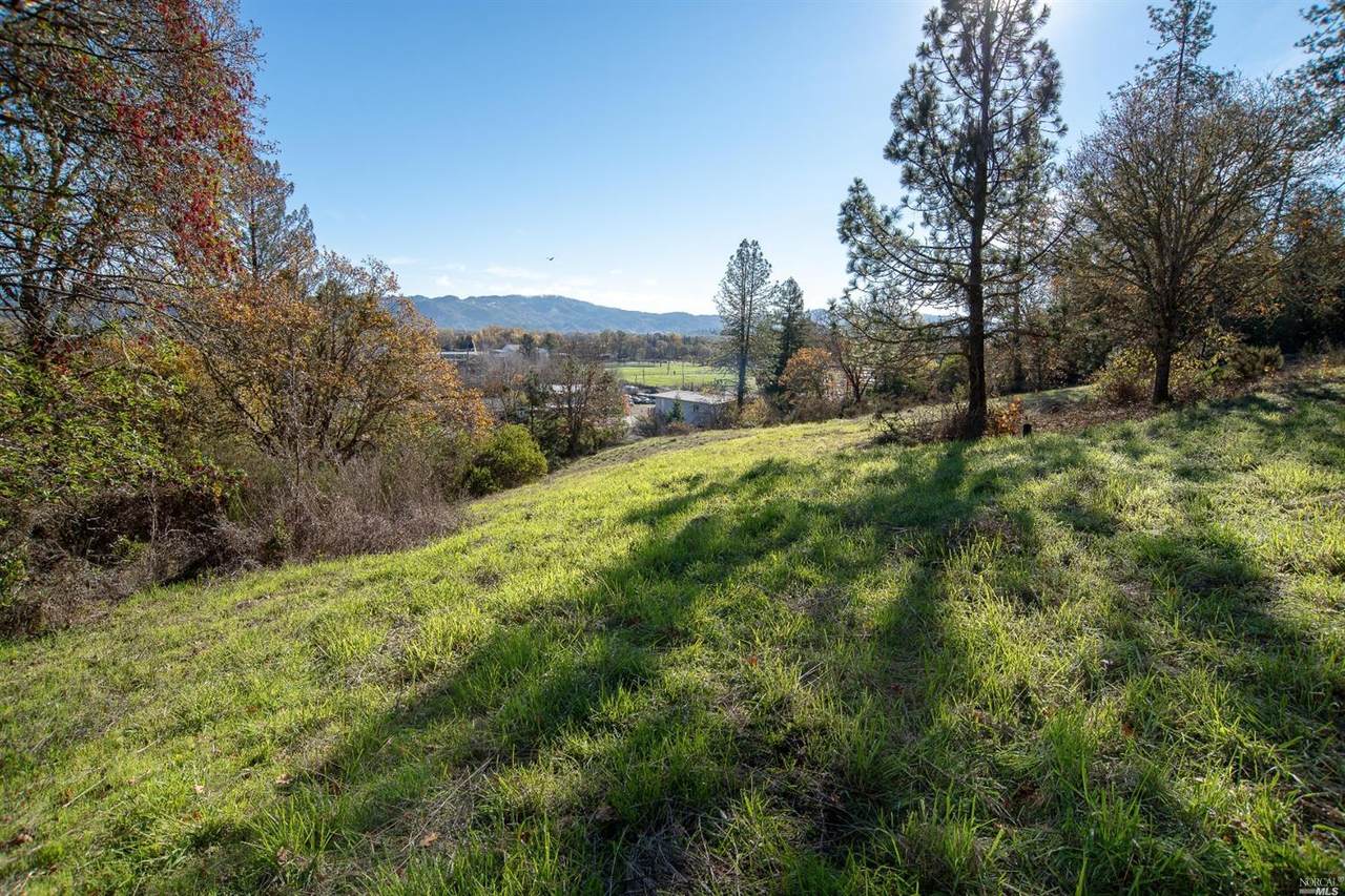 293 Sherwood Rd - Photo 1