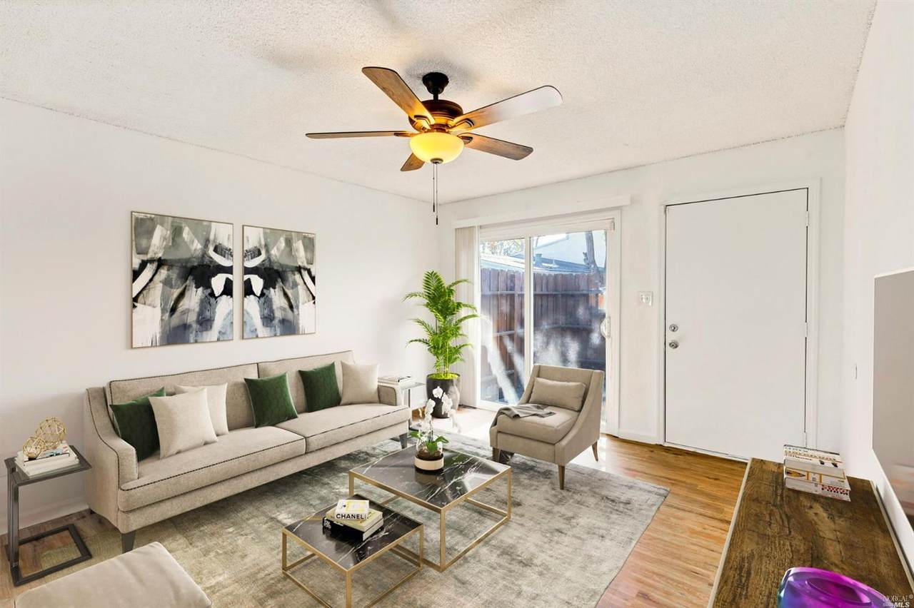 1625 Park Lane - Photo 1