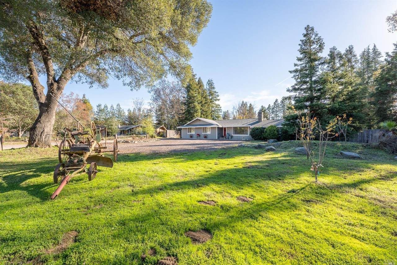 1015 Skyloah Way - Photo 1