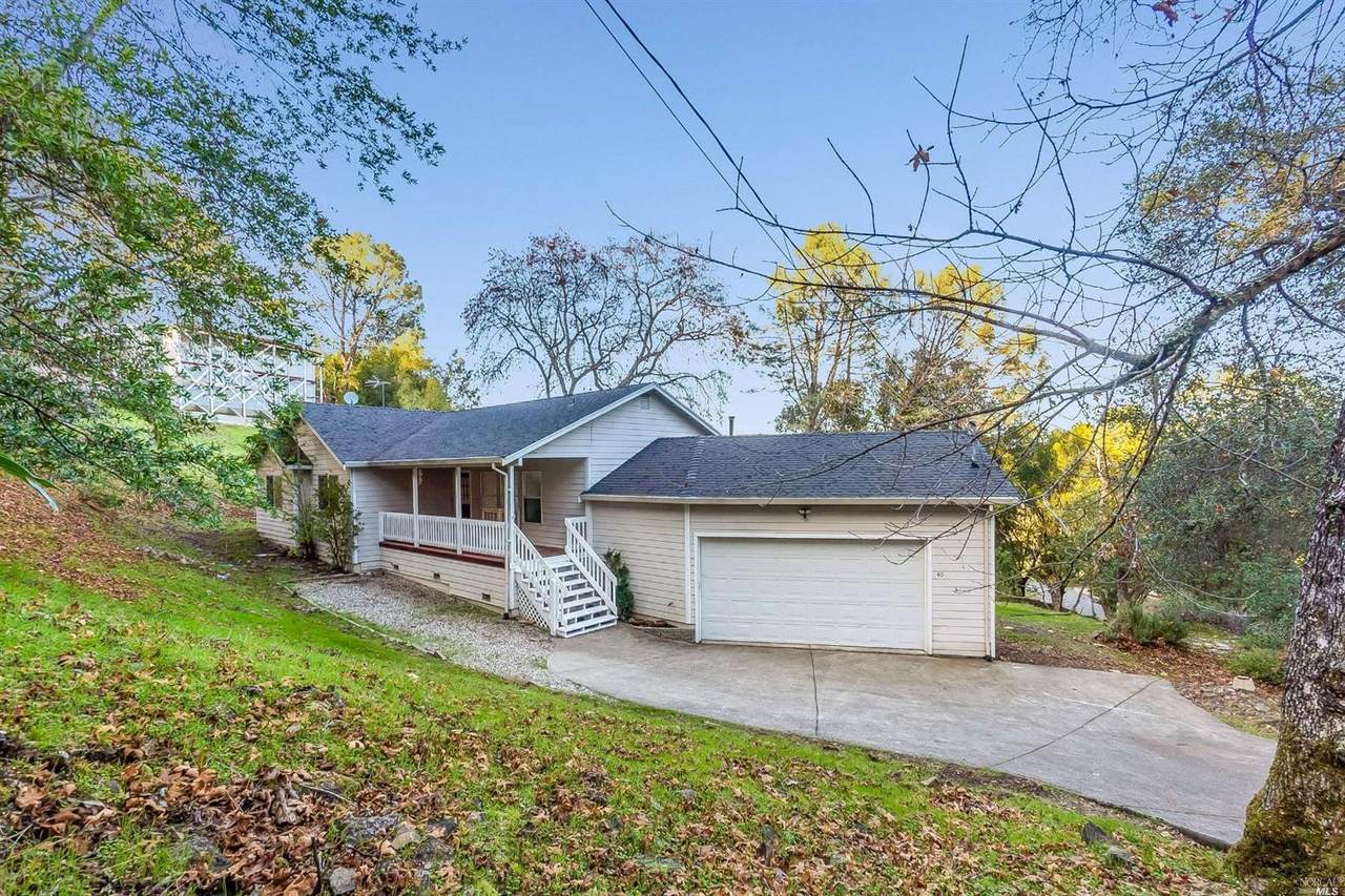 40 Ridgecrest Drive - Photo 1