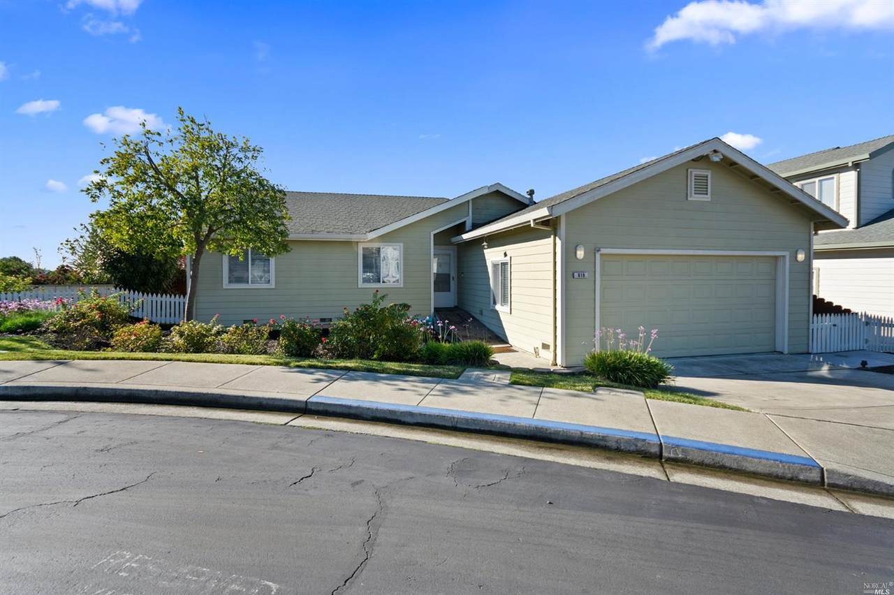 919 Lighthouse Court - Photo 1