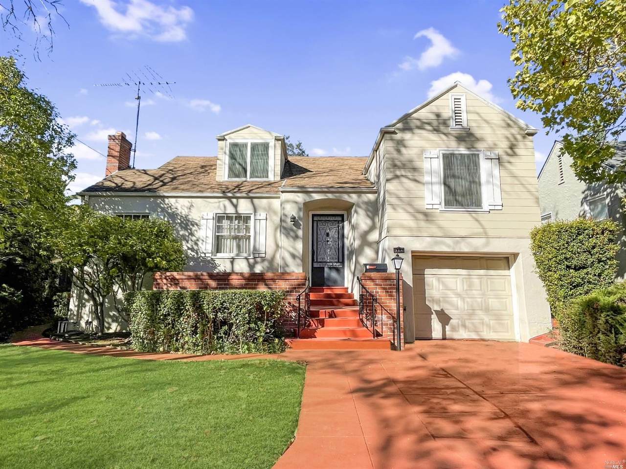 111 Fairmont Avenue - Photo 1